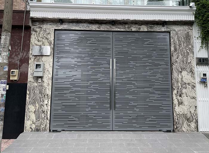 Mẫu cổng sắt 2 cánh cnc đẹp